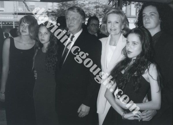Mike Nichols , Diane Sawyer and family 1991, NY.jpg